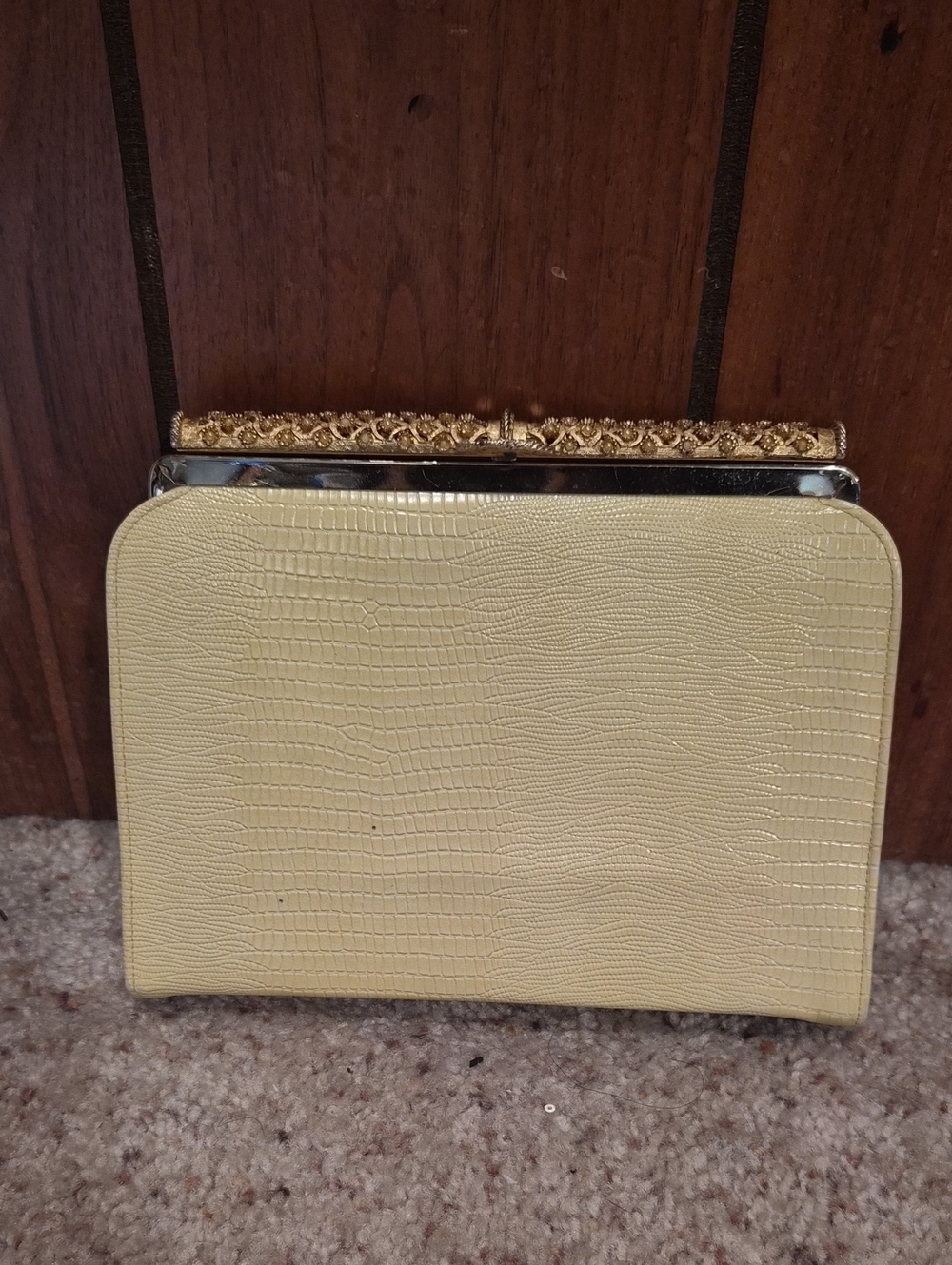 Vintage 1950s Gold Ornate Elegant Cream Textured Frame Clutch